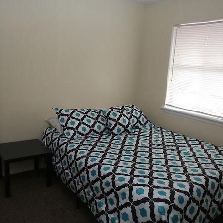 ロートン2 Bed/ 1 Bath Next To Ft. Sillアパートメント エクステリア 写真