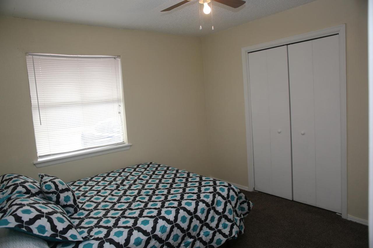 ロートン2 Bed/ 1 Bath Next To Ft. Sillアパートメント エクステリア 写真